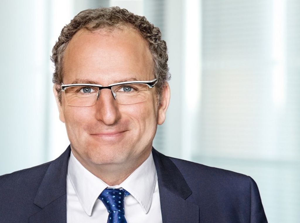 ARAG: Aktiv-Rechtsschutz mit Soforthilfe erhält Goldenen Bullen