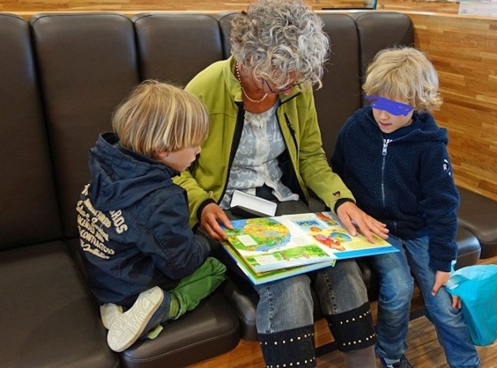 ARAG: Warum Lesen für Kinder so wichtig ist 