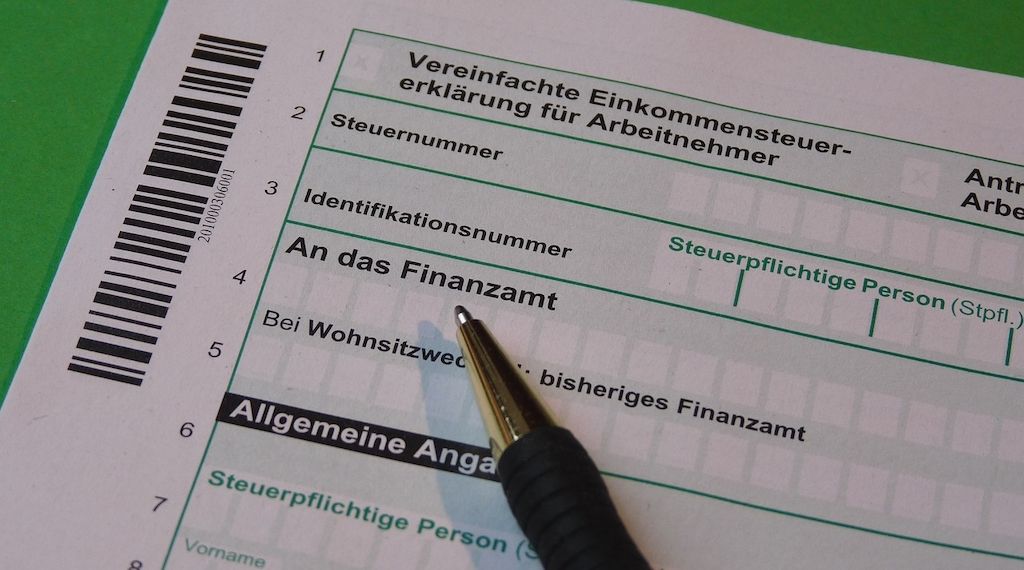 ARAG: Neue Home-Office-Regel- So kann man mehr von der Steuer absetzen