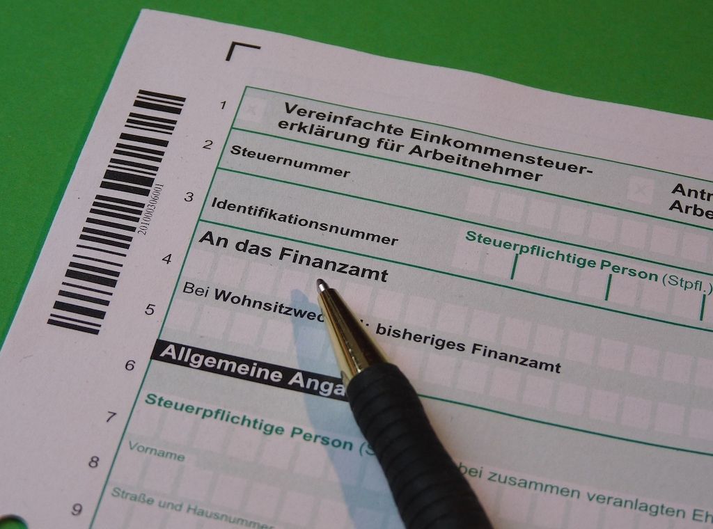 ARAG: Neue Home-Office-Regel- So kann man mehr von der Steuer absetzen
