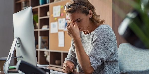 Kreative leiden oftmals an Burnout – Ärztin rät zur Vorbeugung 