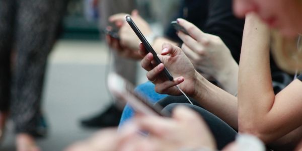 Smartphone Detox: 8 Tipps, damit das digitale Fasten gelingt 