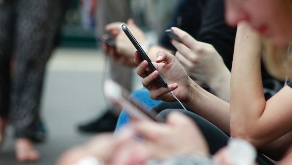 Smartphone Detox: 8 Tipps, damit das digitale Fasten gelingt 