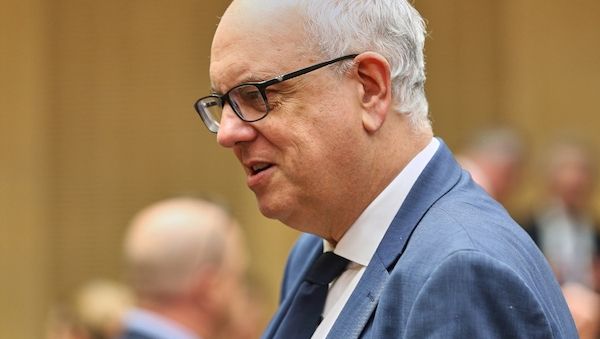 Bovenschulte mahnt in Debatte über Gender-Verbot zur Mäßigung