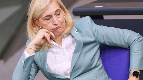 Grüne kritisieren langsames Handeln der Gesundheitsministerin