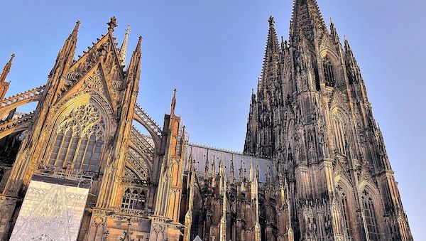 Köln baut neuen Zebrastreifen in Brück und Kreisverkehr in Rodenkirchen