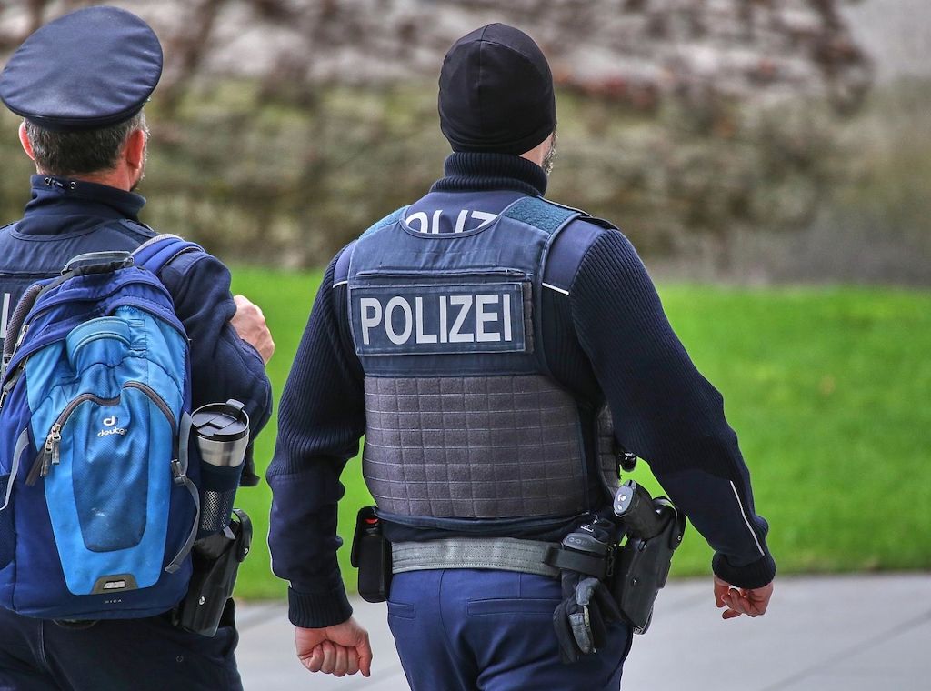 Festnahme nach Diebstahl von Polizei-Rucksack in Hamburg-Rotherbaum