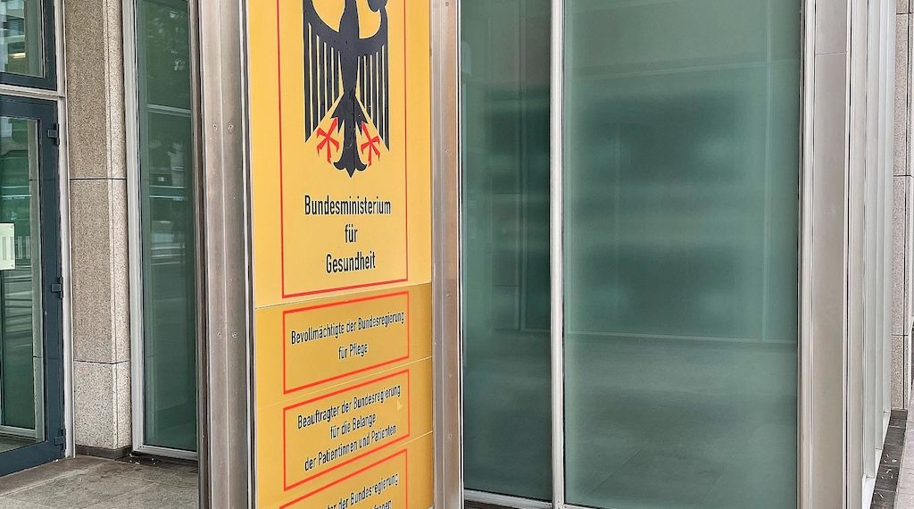 Bayerns Gesundheitsministerin kritisiert Bundesregierung zu Rx-Boni