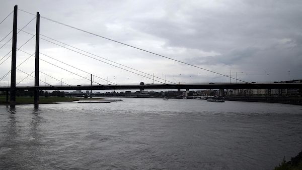 Düsseldorf erlässt Badeverbot für den Rhein
