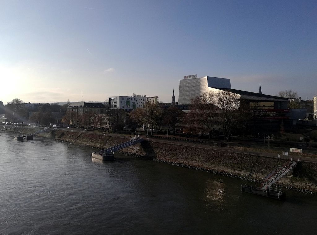 Mikroplastik im Rhein durch industrielle Abwassereinleitungen nachgewiesen