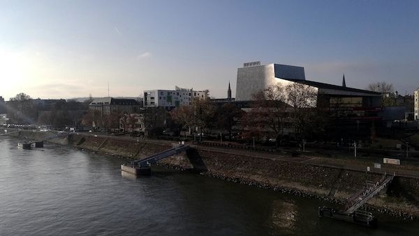 Mikroplastik im Rhein durch industrielle Abwassereinleitungen nachgewiesen