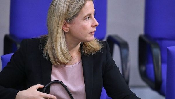 Hubertz bei Vergesellschaftung von Wohnungsunternehmen skeptisch