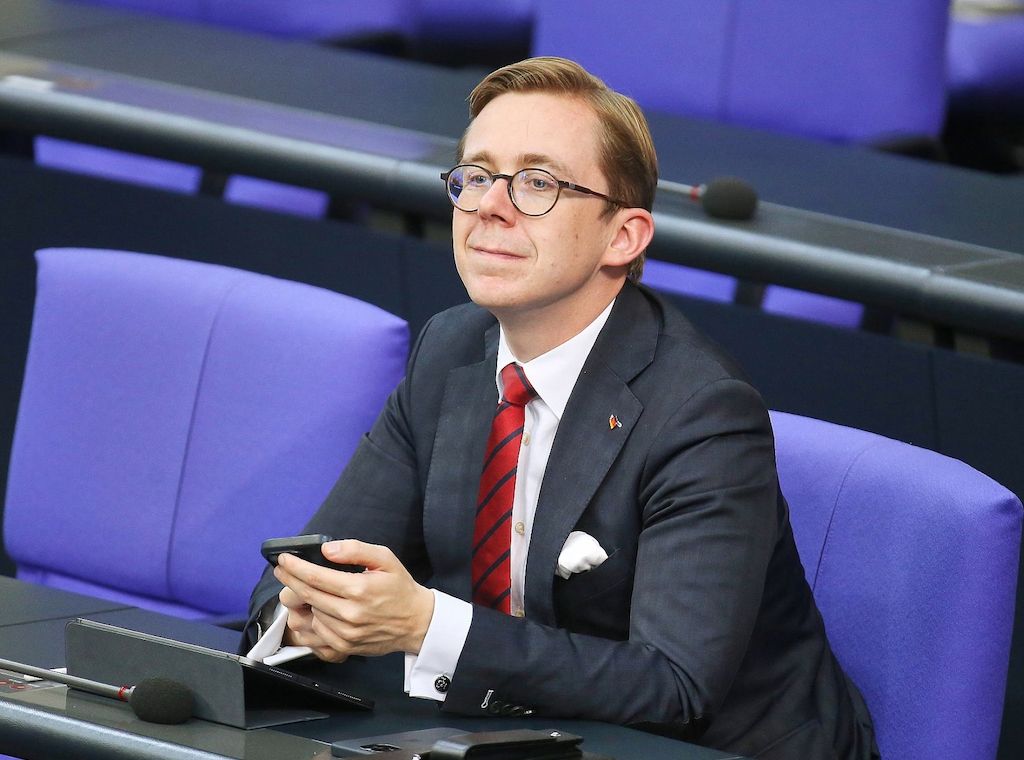 Amthor begrüßt Idee von Asylleistungen als Darlehen