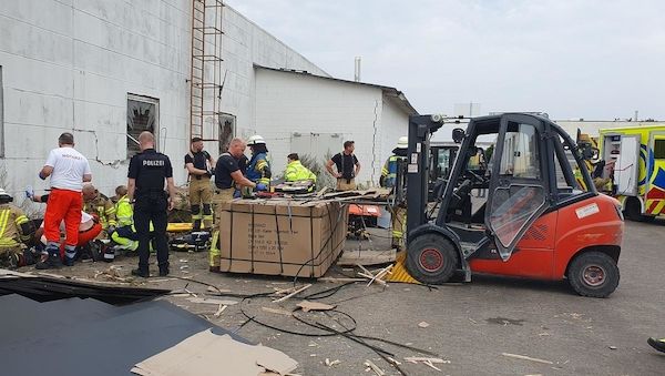 Feuerwehr Bremerhaven bewältigt mehrere Einsätze neben Sail-Veranstaltung