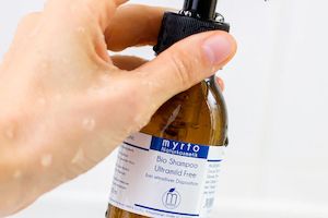 Myrto Naturkosmetik – 5 Pflegetipps für sonnengeschädigtes Haar- so bleibt es gesund, glänzend und geschmeidig Bild 1