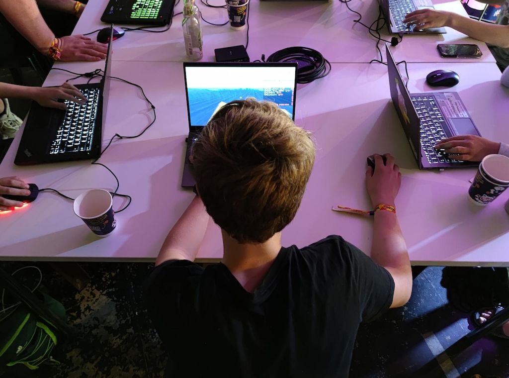 Fast ein Drittel der 16- bis 74-Jährigen in NRW spielte 2024 Online-Games