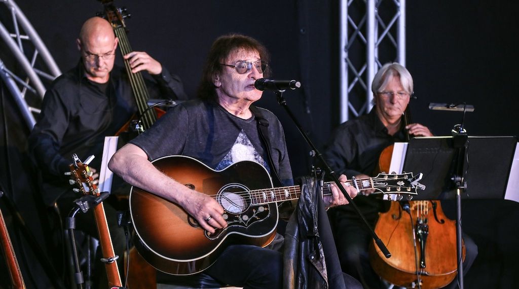 Ex-Puhdys Sänger Dieter «Maschine» mit Streicherquintett auf Tour