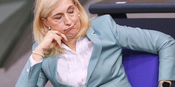 Grüne kritisieren langsames Handeln der Gesundheitsministerin