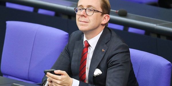Amthor begrüßt Idee von Asylleistungen als Darlehen