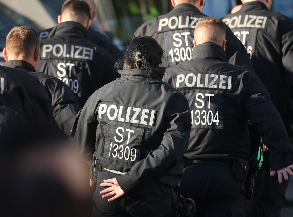 17 Straftaten am Rande des DFB-Pokalspiels in Leipzig