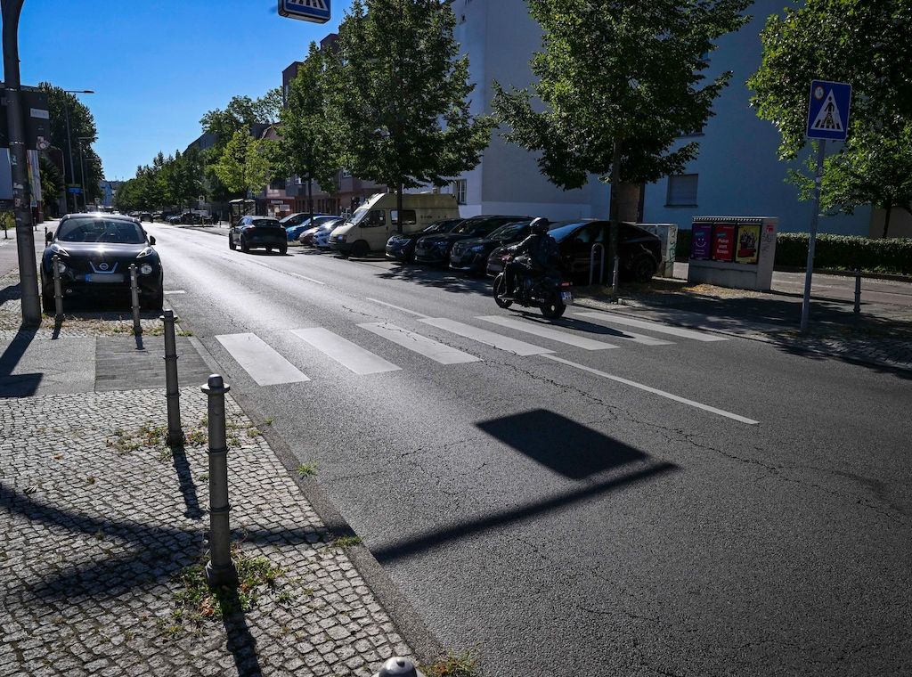Auf Zebrastreifen erfasst: Zweijähriger stirbt nach Unfall in Berlin-Lichtenberg