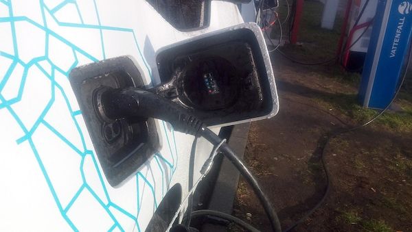 Hamburg fördert Elektromobilität mit neuen Ladepunkten