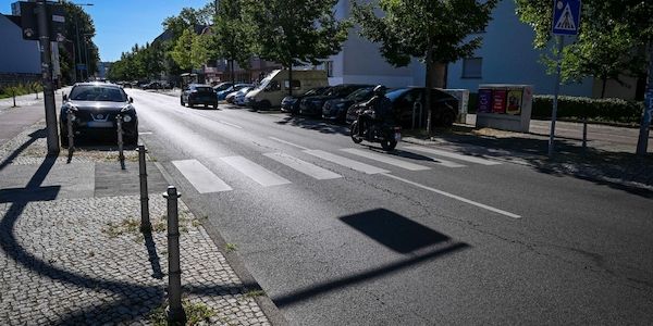 Auf Zebrastreifen erfasst: Zweijähriger stirbt nach Unfall in Berlin-Lichtenberg