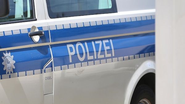 71-Jähriger bedroht Autofahrer mit Schusswaffe auf A1 bei Bremen