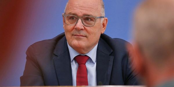 BDA-Hauptgeschäftsführer verschärft Kritik am Tariftreuegesetz