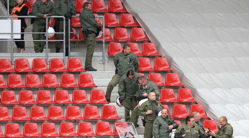 GdP will Gesichtserkennung und Personenscanner in Fußballstadien