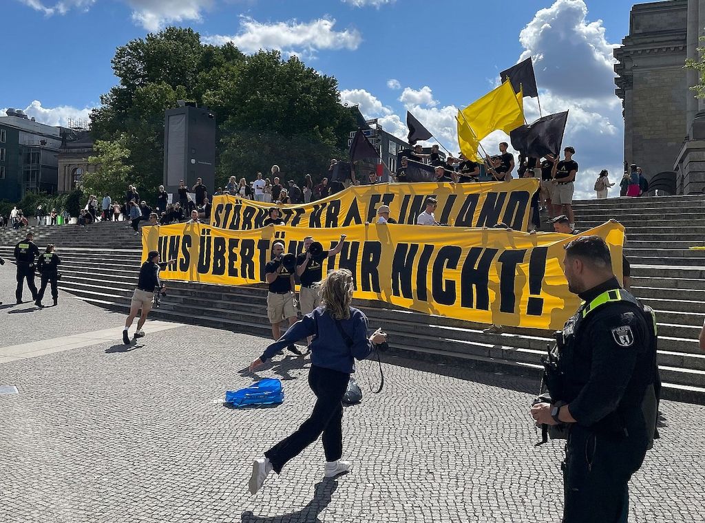 "Identitäre Bewegung" versucht ARD-Sommerinterview zu stören
