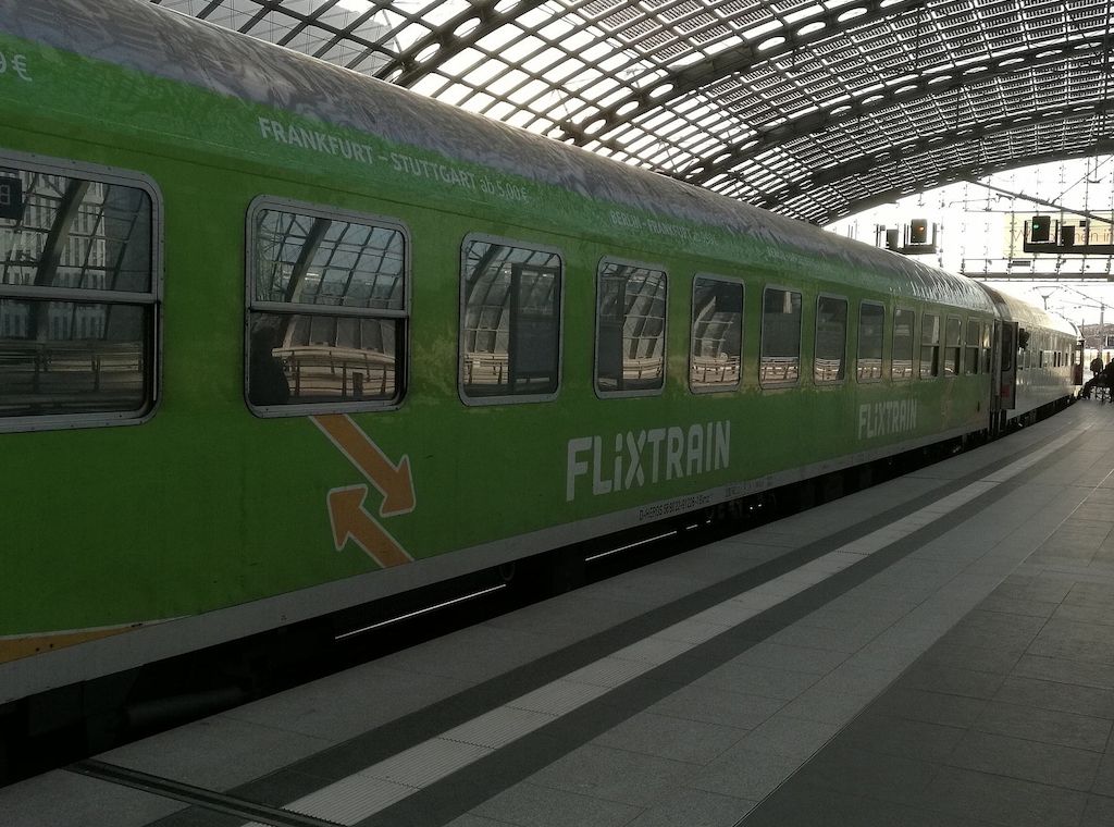 Flix will mit neuen Zügen Preise der Deutschen Bahn unterbieten
