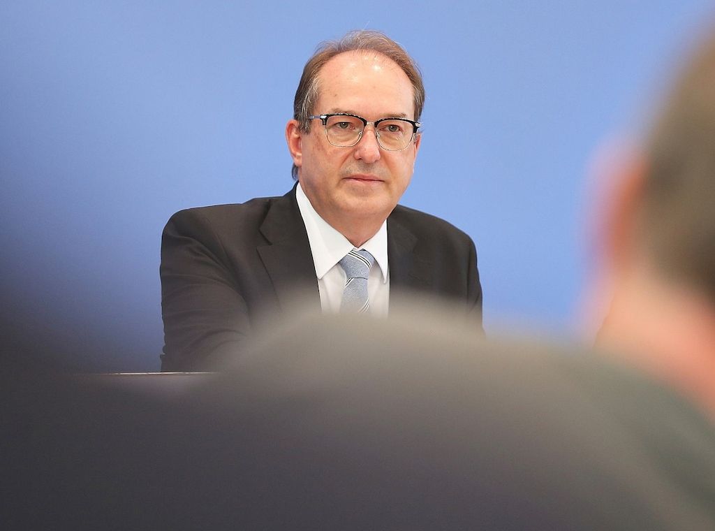 Dobrindt verteidigt umstrittene Späh-Software von Palantir