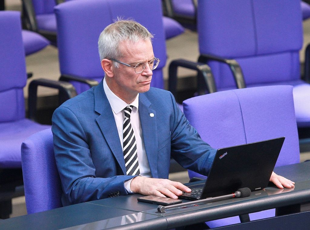 CDU-Politiker streiten über höhere Reichensteuer