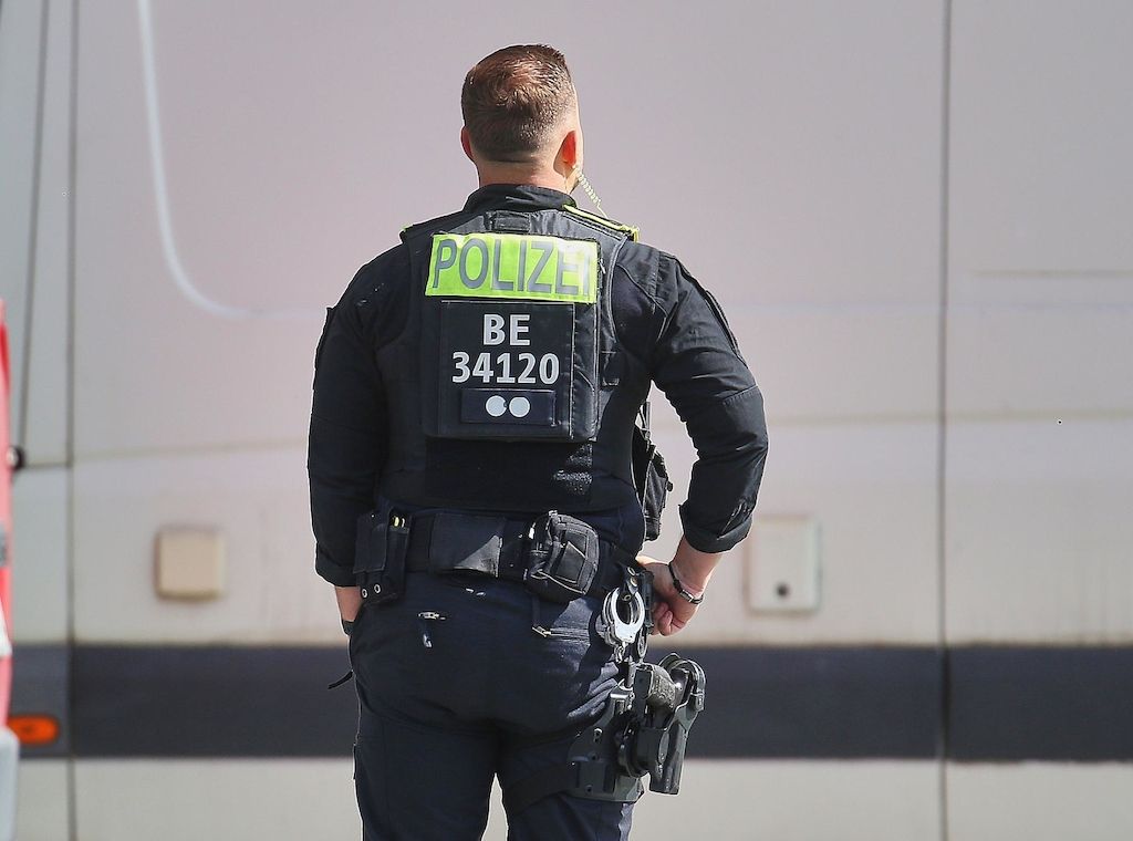 Festnahme nach Auseinandersetzung vor Botschaft in Berlin-Mitte