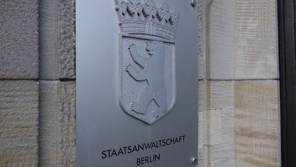 Berliner Ex-Polizist wegen Computerbetrugs in Berlin angeklagt