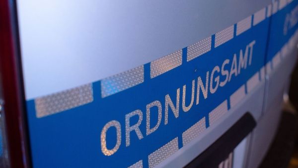Berlin-Pankow: Mann beißt Ordnungsamtsmitarbeiter bei einer Kontrolle ins Gesicht