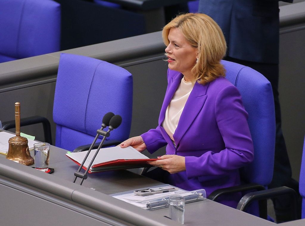 Klöckner weist Kritik an ihrer Amtsführung zurück