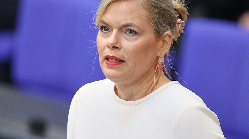 Klingbeil "irritiert" von Klöckners Medienvergleich