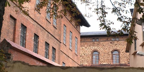 Ersatzfreiheitsstrafen belasten Gefängnisse