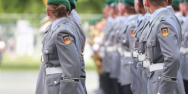 Union droht mit Veto gegen neues Wehrpflichtgesetz