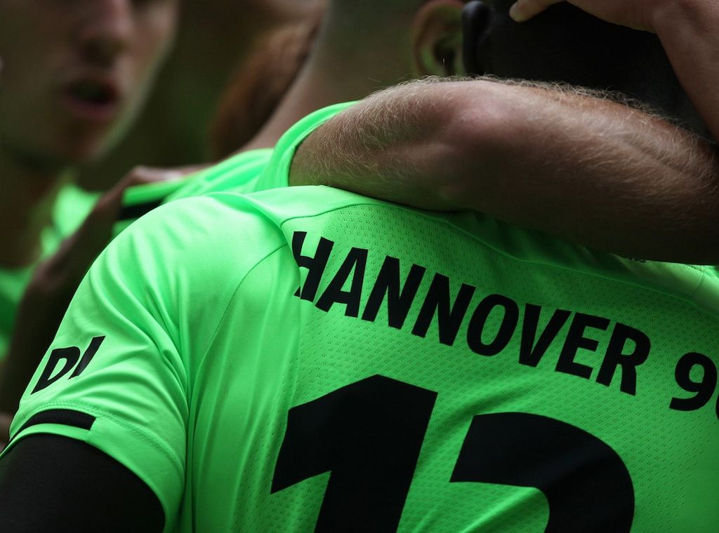2. Bundesliga: Hannover siegt auch in Kiel - Platz eins gefestigt