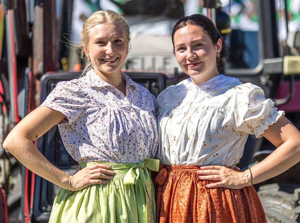 Spreewald: Farbenfroher Umzug beim Heimat- und Trachtenfest in Burg