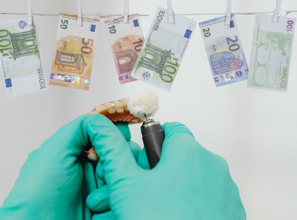 Milliarden € für Zahnersatz – doch Prävention bleibt auf der Strecke
