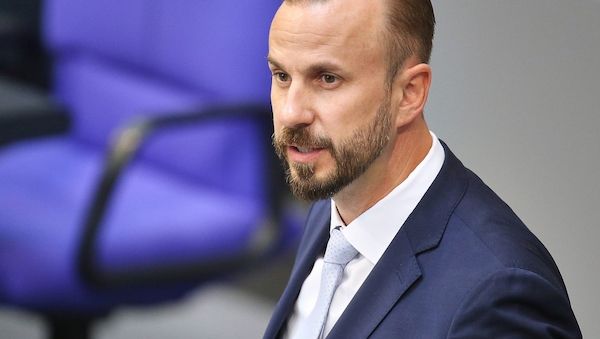AfD-Abgeordneter verteidigt Post zu ersten Strophen der Ex-Hymne