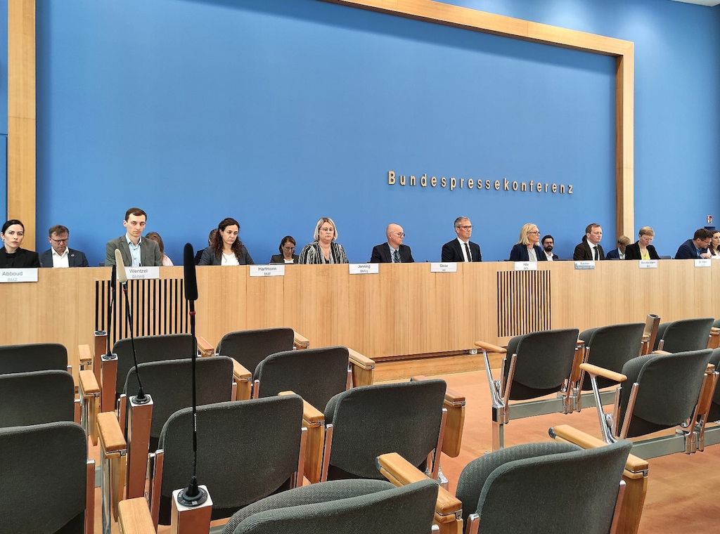 Bundesregierung zurückhaltend bei Nouripours Wahlreform-Vorschlag