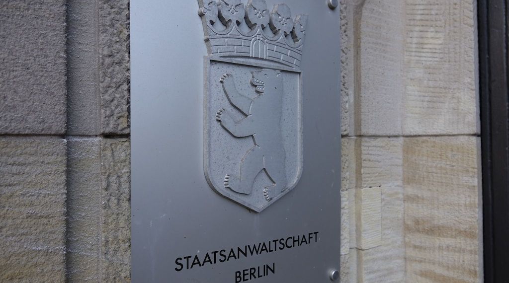Berliner Ex-Polizist wegen Computerbetrugs in Berlin angeklagt