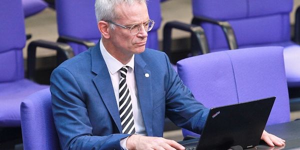 CDU-Politiker streiten über höhere Reichensteuer