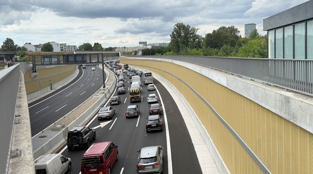 Verkehrschaos nach A100-Eröffnung in Berlin-Treptow