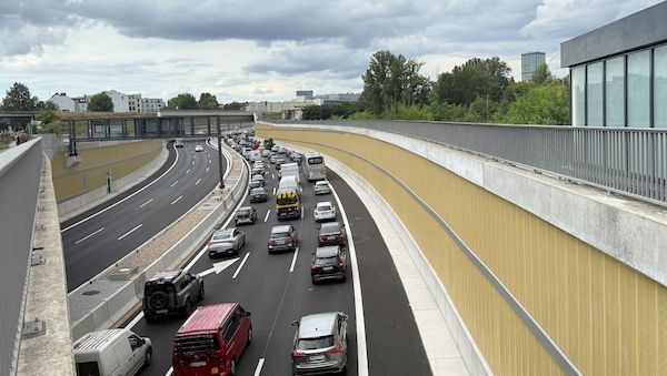 Verkehrschaos nach A100-Eröffnung in Berlin-Treptow